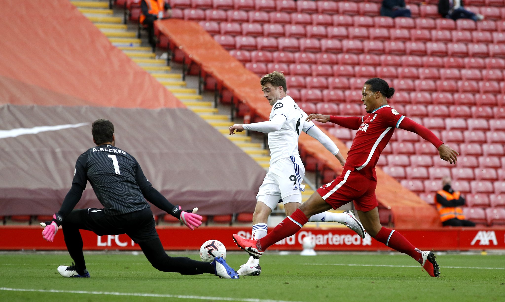 多俱乐部对 多俱乐部对